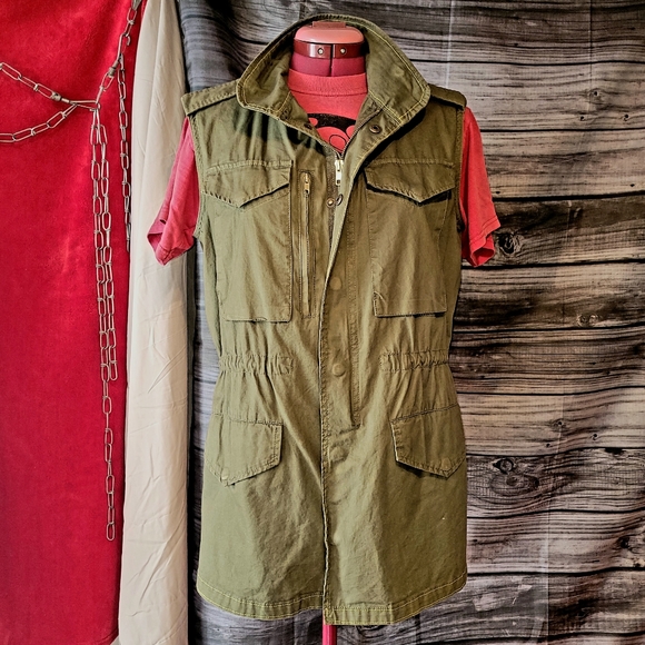 Fall Out Boy Army Vest, Ladies Small - fits like a Large - Picture 2 of 9